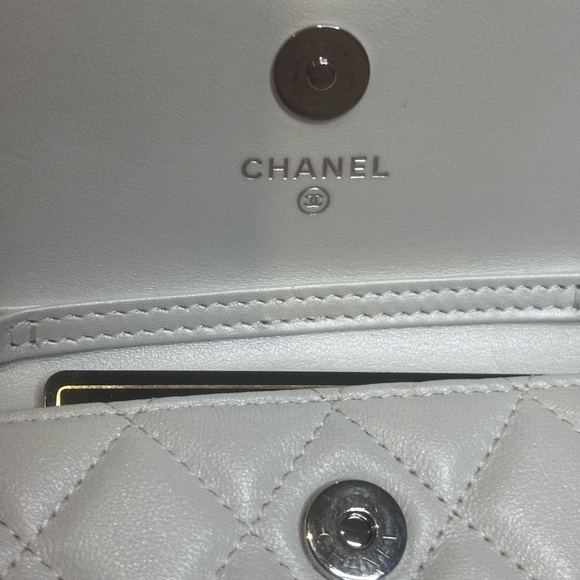 CHANEL MAXI PEARLS Clutch With Chain Bag - Picture 4 of 13